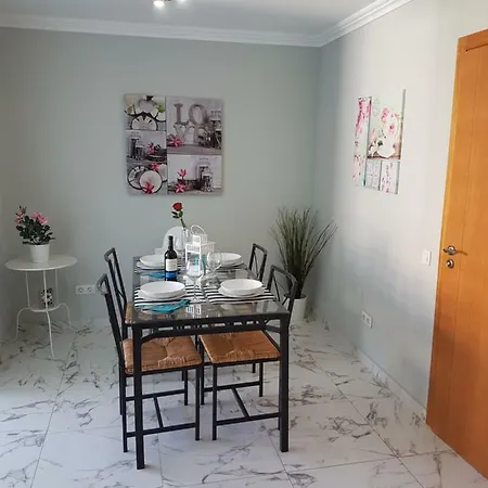 Casa Palmera Only 150 Meters To The Beach, Heated Pool, Wifi, Sat-tv, Balcony With Poolview Apartamento
