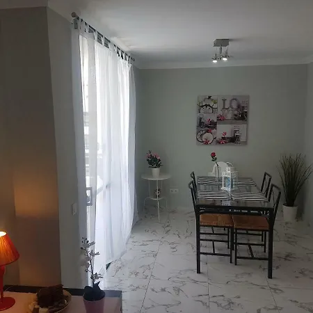 Casa Palmera Only 150 Meters To The Beach, Heated Pool, Wifi, Sat-tv, Balcony With Poolview Arona (Tenerife)