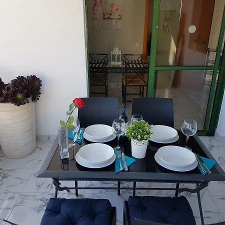 Casa Palmera Only 150 Meters To The Beach, Heated Pool, Wifi, Sat-tv, Balcony With Poolview *