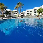 Casa Palmera Only 150 Meters To The Beach, Heated Pool, Wifi, Sat-tv, Balcony With Poolview Arona (Tenerife)